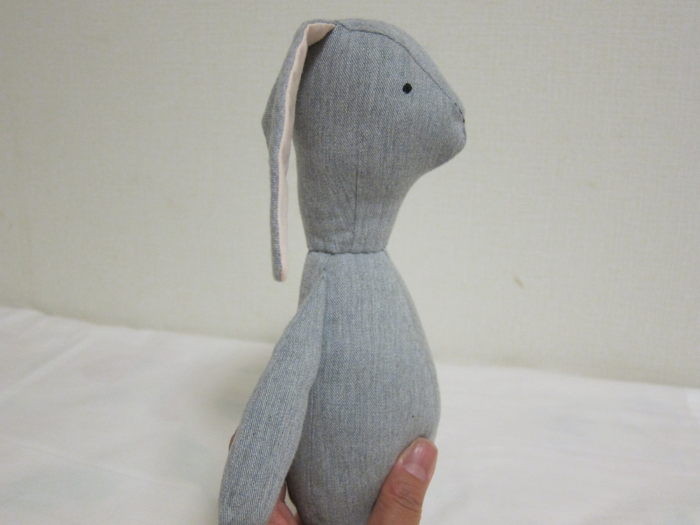 うさこちゃんを横から撮影した画像