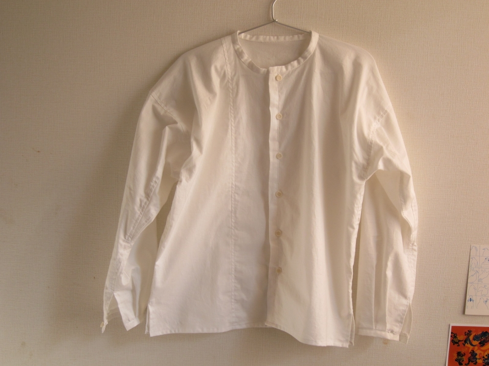 2枚目に縫った越前シャツ、白色