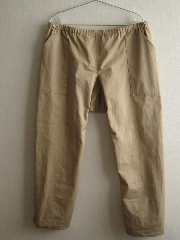 チノクロスで縫ったたつけの前側